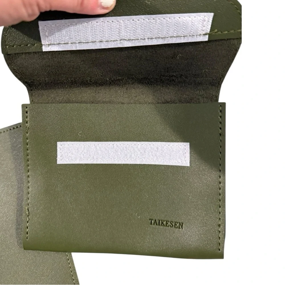 TAIKESEN OLIVE GREEN LEATHER STYLE LAPTOP COVER SLEEVE matching accessory pouch